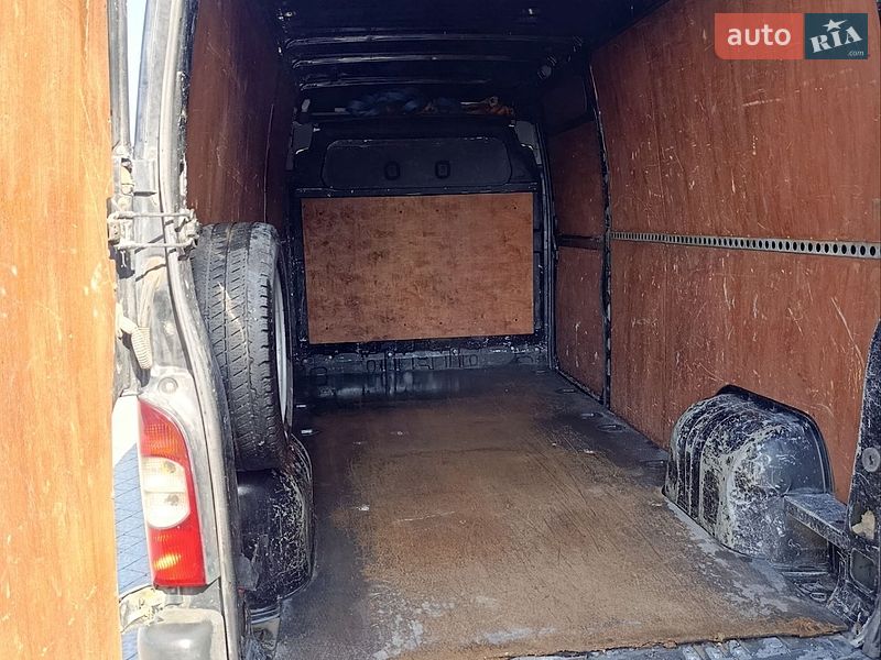 Грузовой фургон Renault Master 2008 в Львове