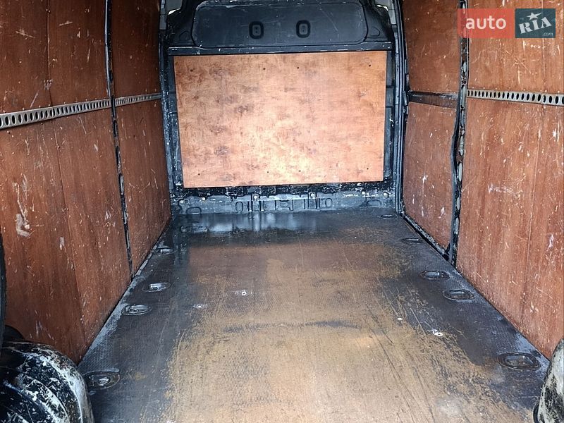 Грузовой фургон Renault Master 2008 в Львове
