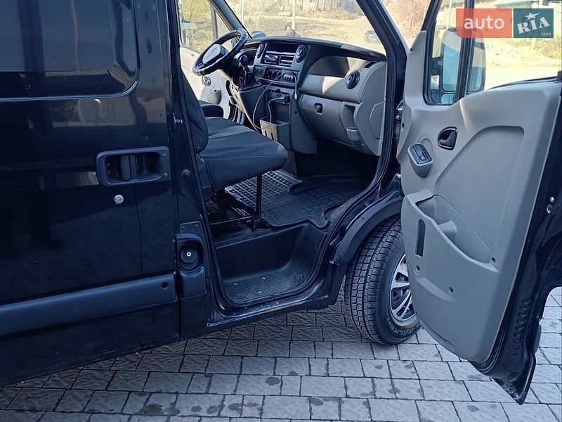 Грузовой фургон Renault Master 2008 в Львове