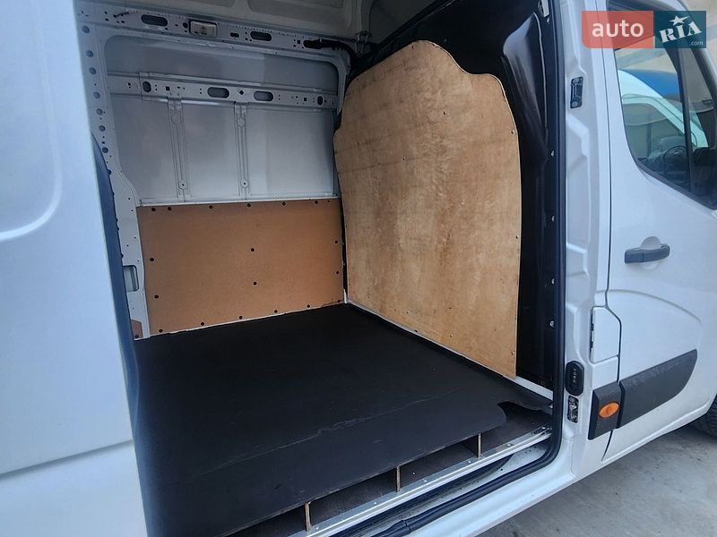 Грузовой фургон Renault Master 2018 в Дубно