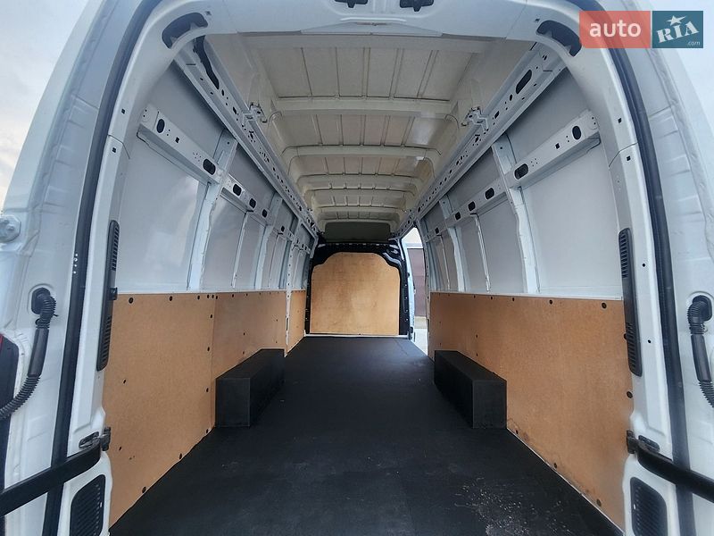 Грузовой фургон Renault Master 2018 в Дубно