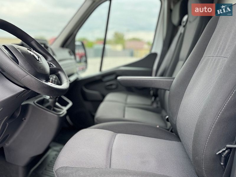 Грузовой фургон Renault Master 2023 в Дубно