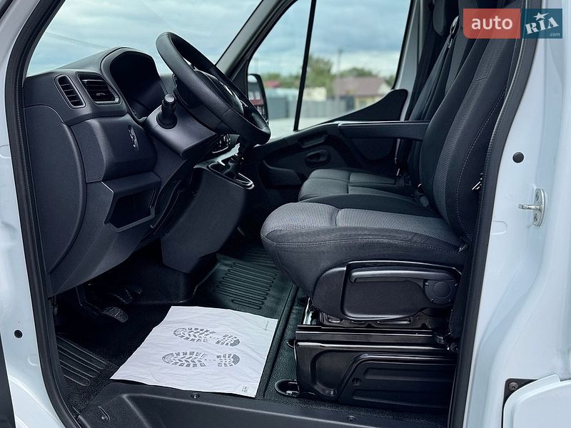 Грузовой фургон Renault Master 2023 в Дубно