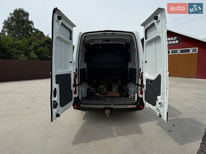Вантажопасажирський фургон Renault Master 2016 в Млиніві