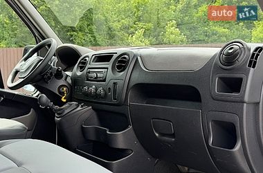 Вантажопасажирський фургон Renault Master 2016 в Млиніві