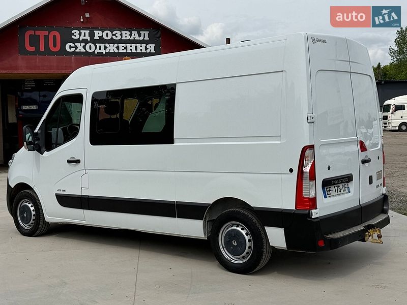 Вантажопасажирський фургон Renault Master 2016 в Млиніві