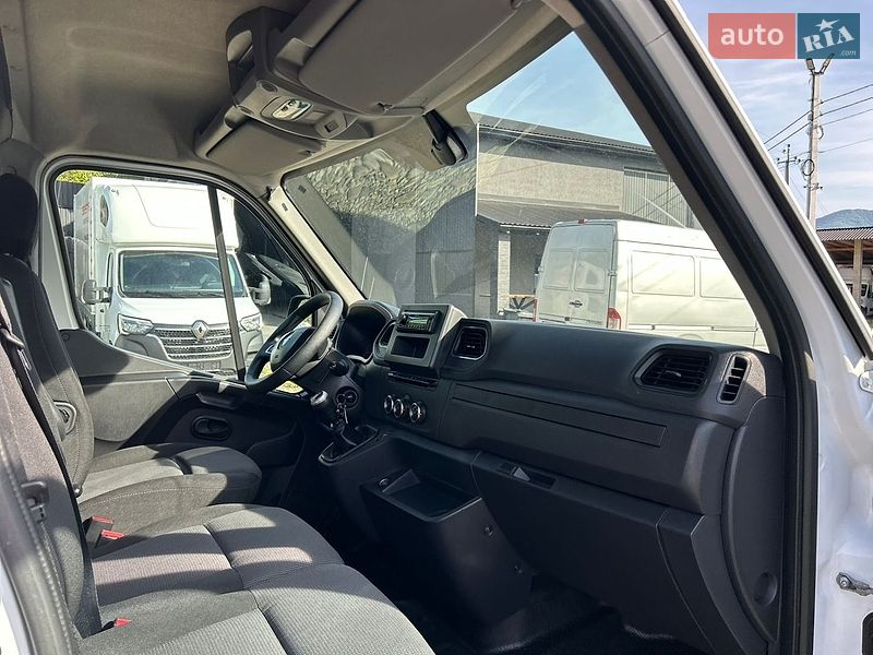 Вантажний фургон Renault Master 2022 в Хусті