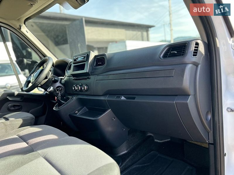 Вантажний фургон Renault Master 2022 в Хусті