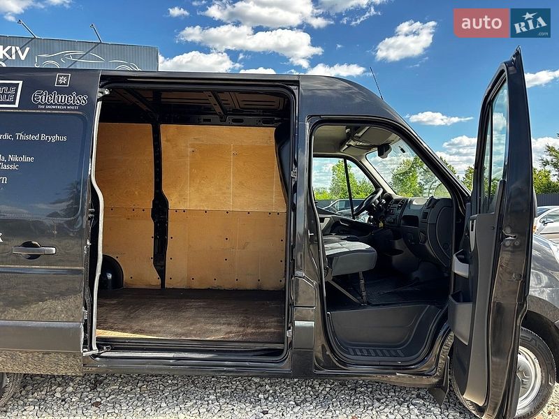 Вантажний фургон Renault Master 2016 в Львові