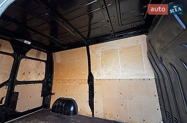 Вантажний фургон Renault Master 2016 в Львові