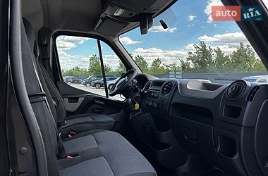 Вантажний фургон Renault Master 2016 в Львові