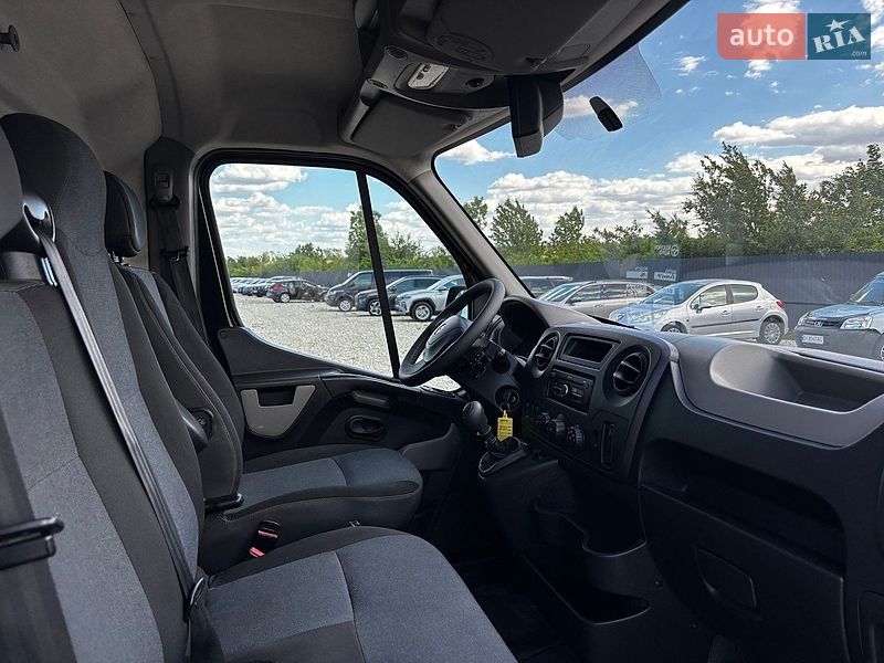 Вантажний фургон Renault Master 2016 в Львові
