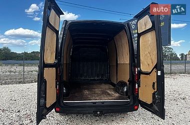 Вантажний фургон Renault Master 2016 в Львові