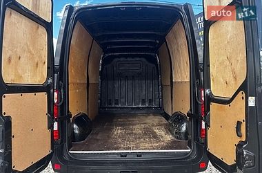 Вантажний фургон Renault Master 2016 в Львові
