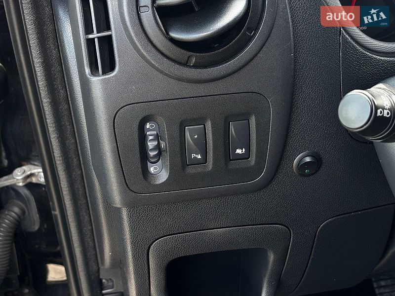 Вантажний фургон Renault Master 2016 в Львові