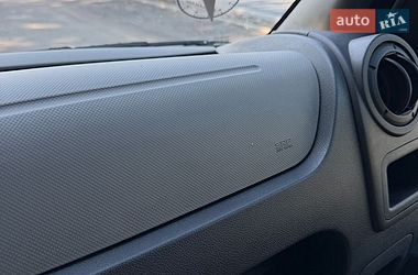 Вантажний фургон Renault Master 2015 в Тернополі