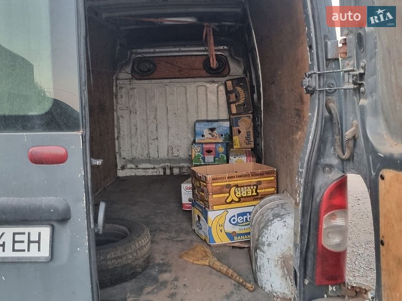 Вантажний фургон Renault Master 2003 в Кропивницькому
