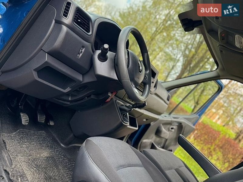 Вантажний фургон Renault Master 2021 в Трускавці