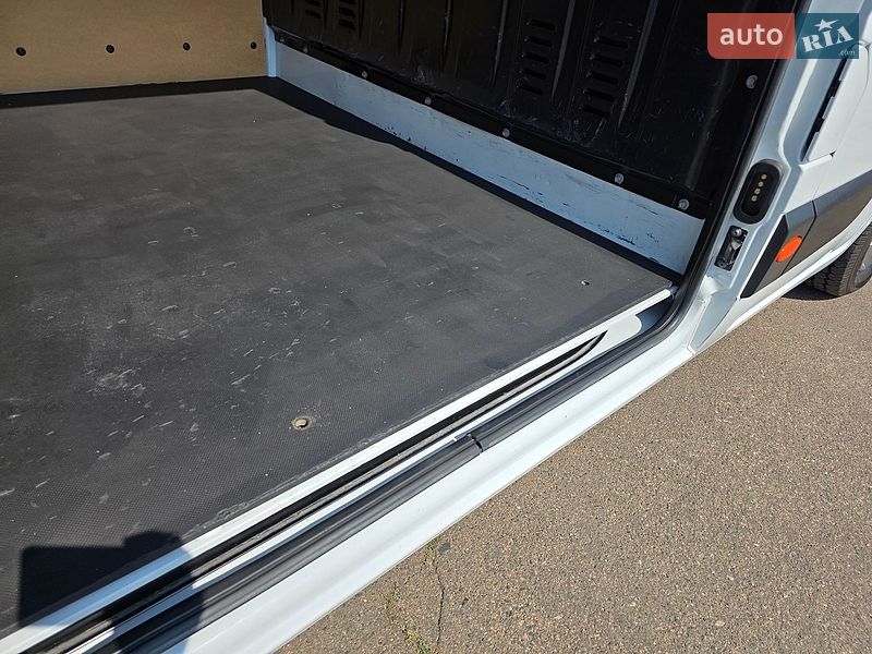 Грузовой фургон Renault Master 2022 в Одессе