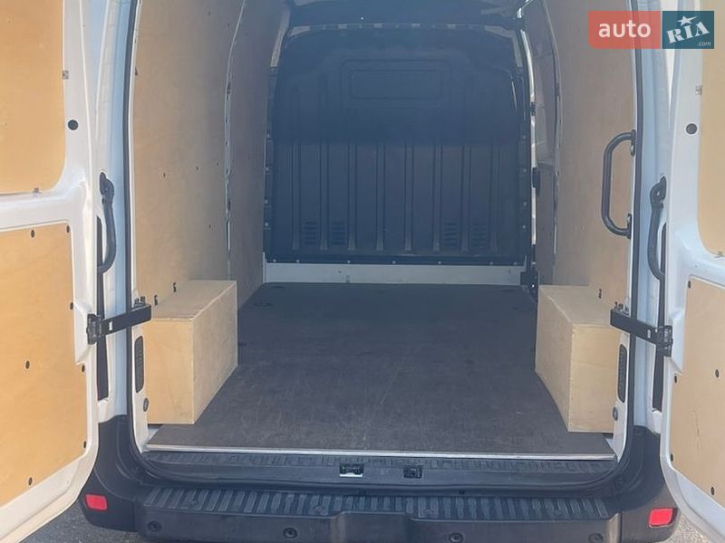 Грузовой фургон Renault Master 2022 в Броварах