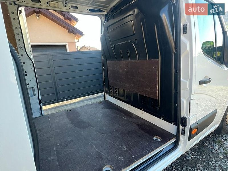 Вантажний фургон Renault Master 2022 в Львові