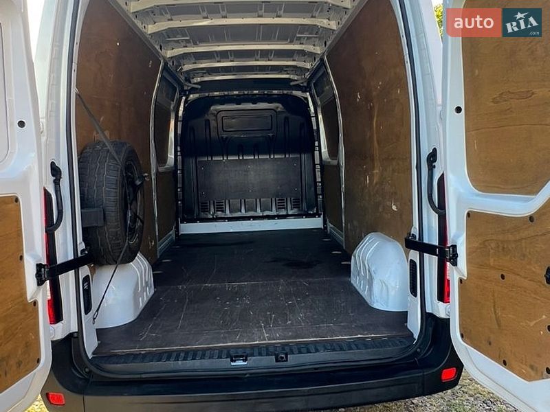 Вантажний фургон Renault Master 2022 в Львові