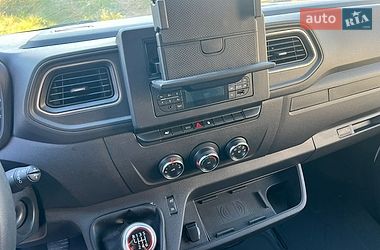Вантажний фургон Renault Master 2022 в Львові