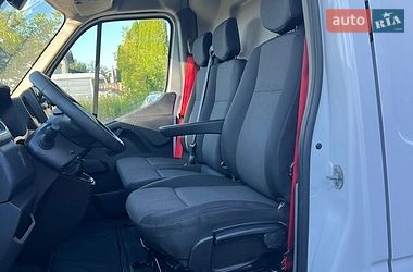 Вантажний фургон Renault Master 2022 в Львові