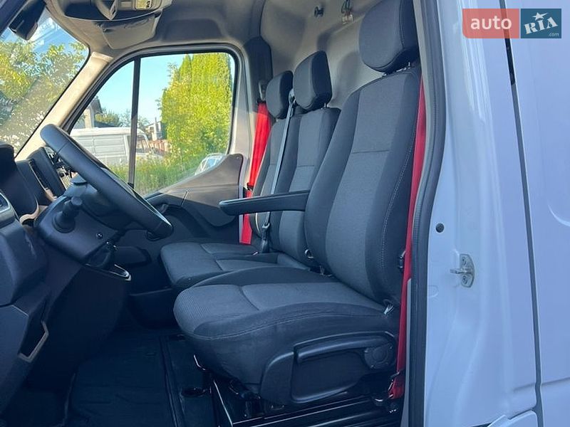 Вантажний фургон Renault Master 2022 в Львові