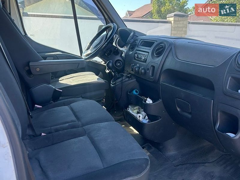 Вантажний фургон Renault Master 2012 в Дніпрі