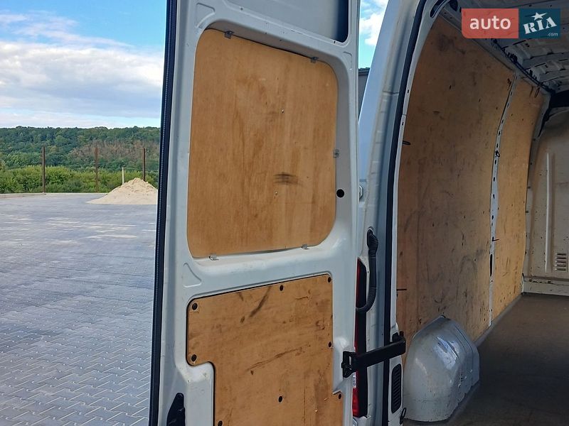 Грузовой фургон Renault Master 2013 в Теребовле