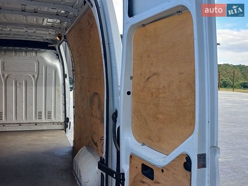 Грузовой фургон Renault Master 2013 в Теребовле