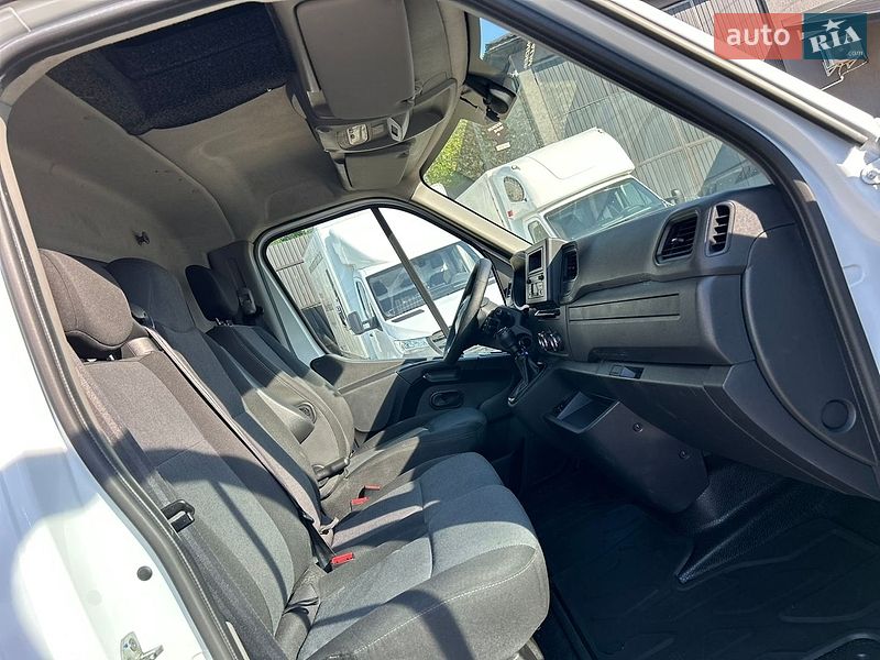 Тентованый Renault Master 2023 в Хусте