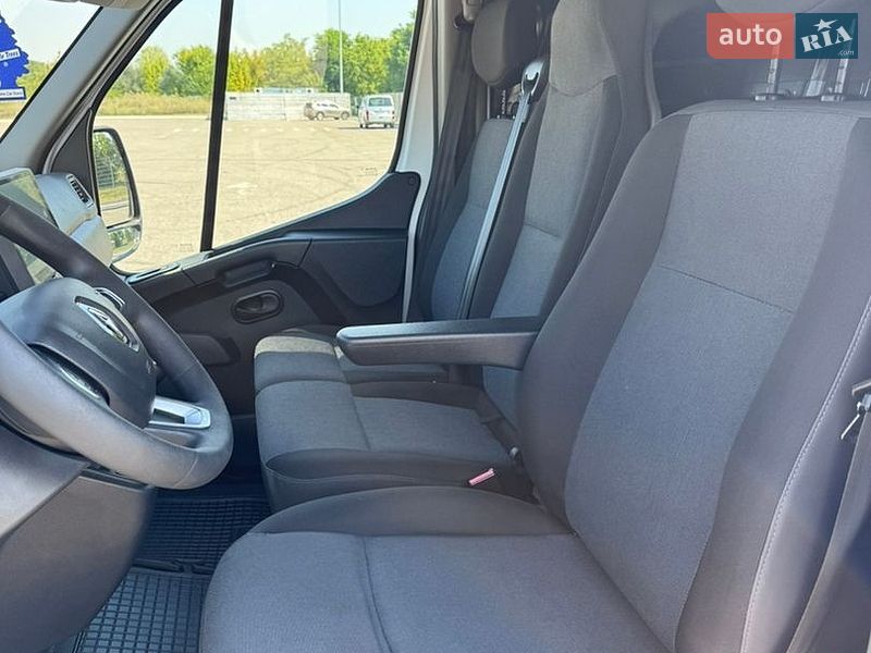 Вантажний фургон Renault Master 2022 в Дніпрі