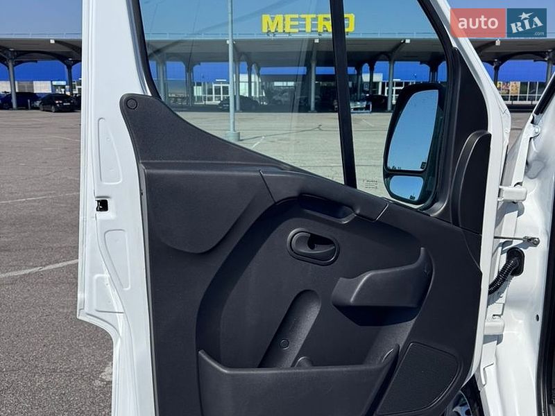Вантажний фургон Renault Master 2022 в Дніпрі