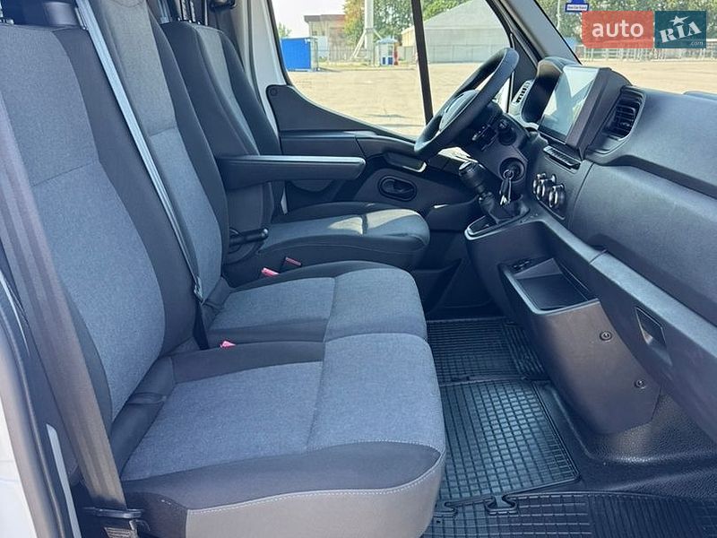 Вантажний фургон Renault Master 2022 в Дніпрі