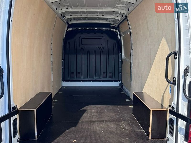 Вантажний фургон Renault Master 2022 в Дніпрі