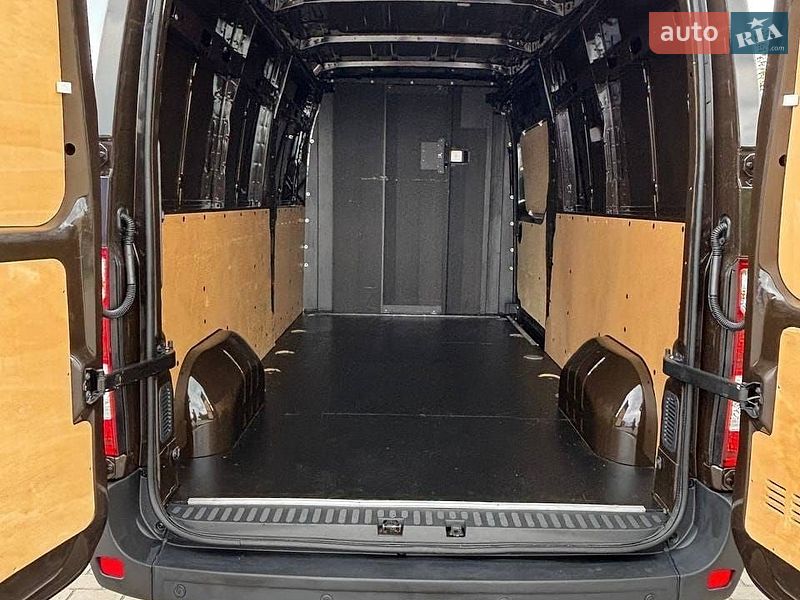 Вантажний фургон Renault Master 2020 в Дубні