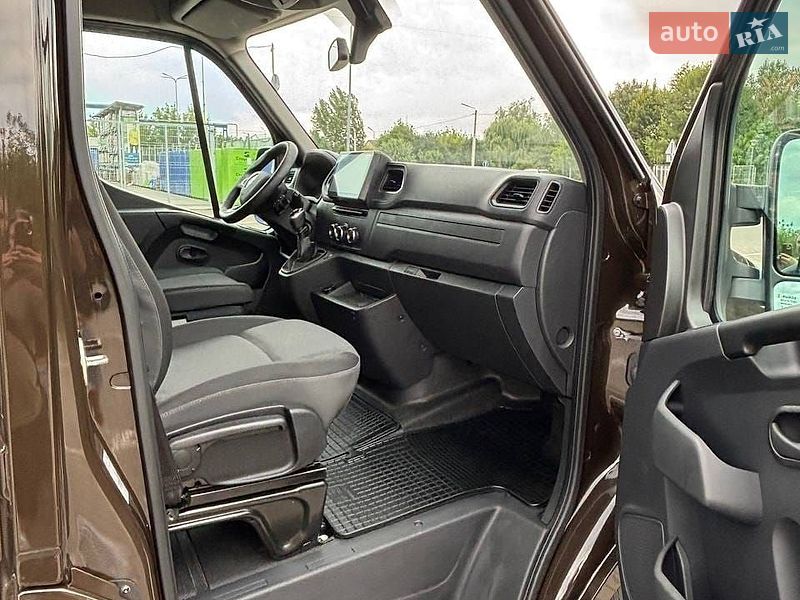 Вантажний фургон Renault Master 2020 в Дубні