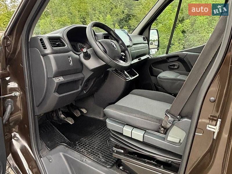 Вантажний фургон Renault Master 2020 в Дубні