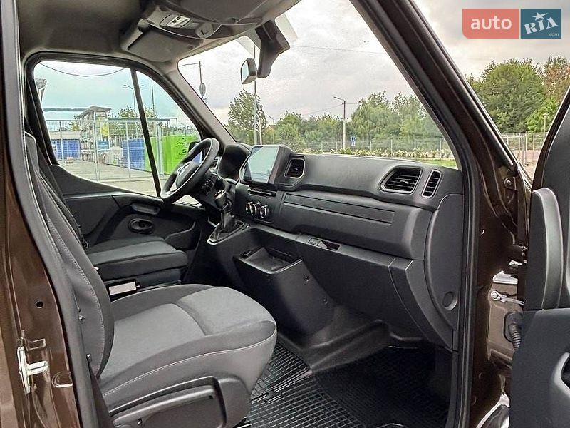Вантажний фургон Renault Master 2020 в Дубні