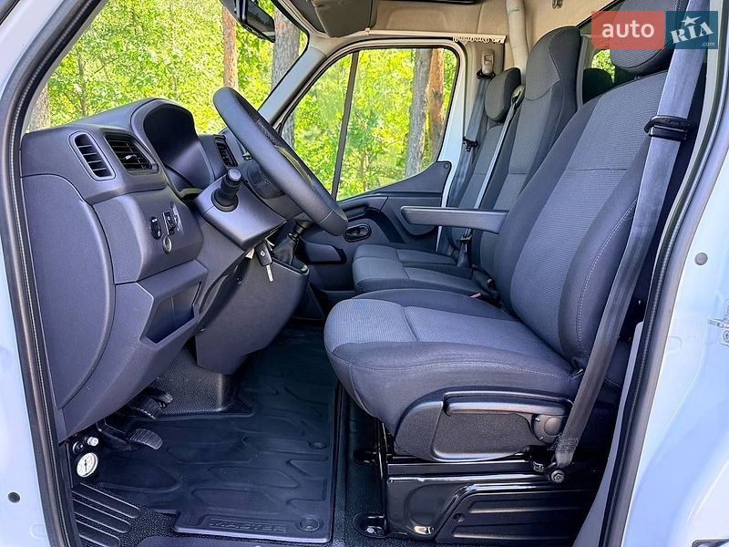 Тентованый Renault Master 2022 в Киеве
