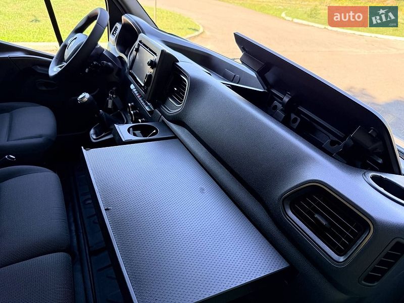 Тентованый Renault Master 2022 в Киеве