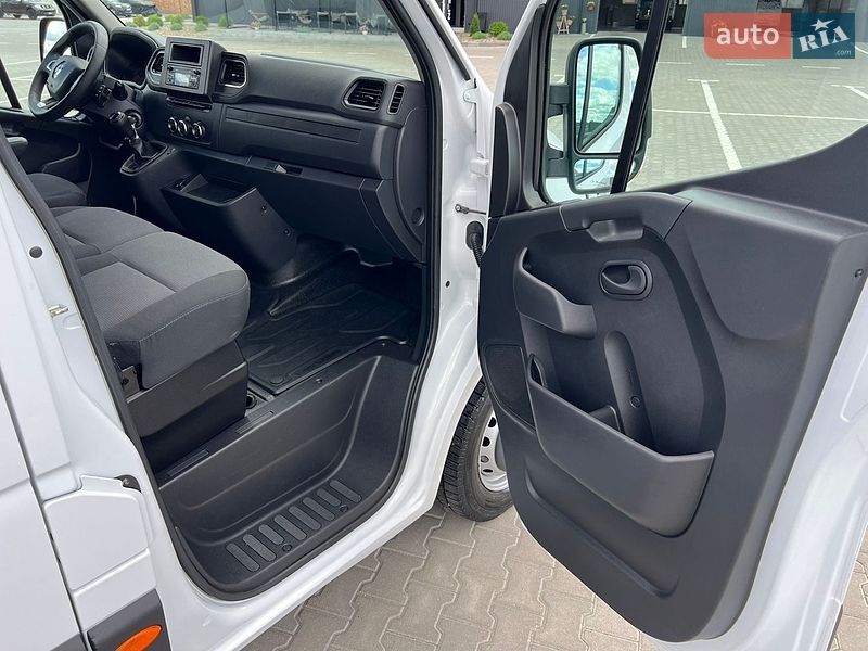 Мікроавтобус вантажний (до 3,5т) Renault Master 2022 в Дубні