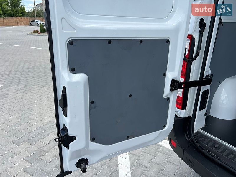 Мікроавтобус вантажний (до 3,5т) Renault Master 2022 в Дубні