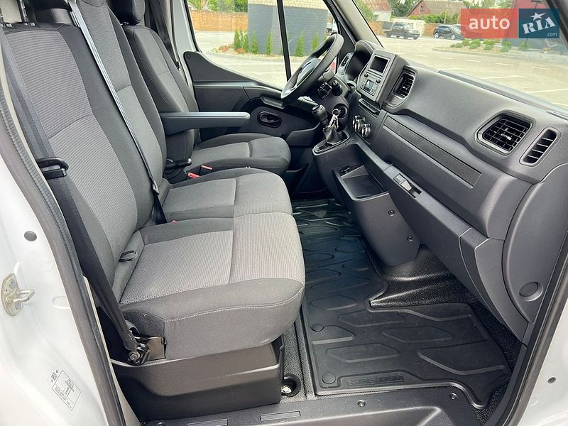 Мікроавтобус вантажний (до 3,5т) Renault Master 2022 в Дубні
