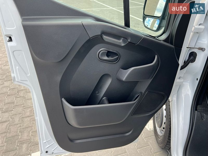 Мікроавтобус вантажний (до 3,5т) Renault Master 2022 в Дубні