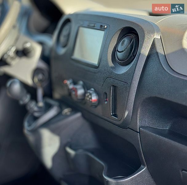 Вантажний фургон Renault Master 2017 в Луцьку
