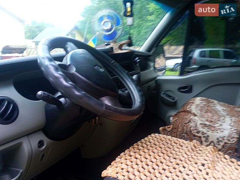 Грузовой фургон Renault Master 2006 в Костополе