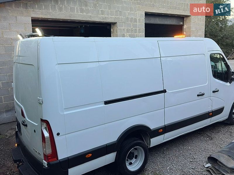Вантажний фургон Renault Master 2020 в Львові